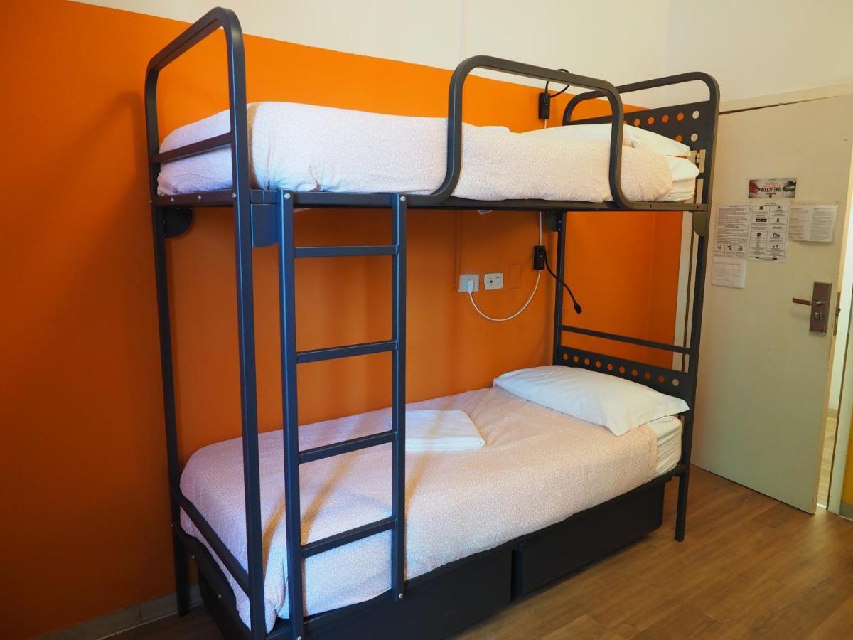 Sunflower Beach Backpacker Hostel & Bar ริมินี ภายนอก รูปภาพ