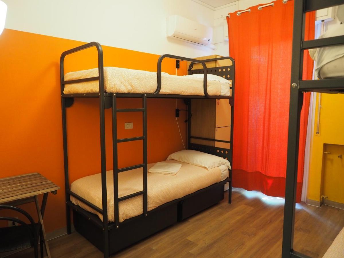 Sunflower Beach Backpacker Hostel & Bar ริมินี ภายนอก รูปภาพ