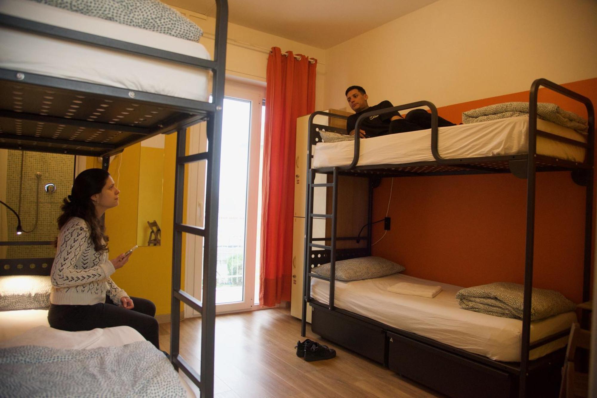 Sunflower Beach Backpacker Hostel & Bar ริมินี ภายนอก รูปภาพ