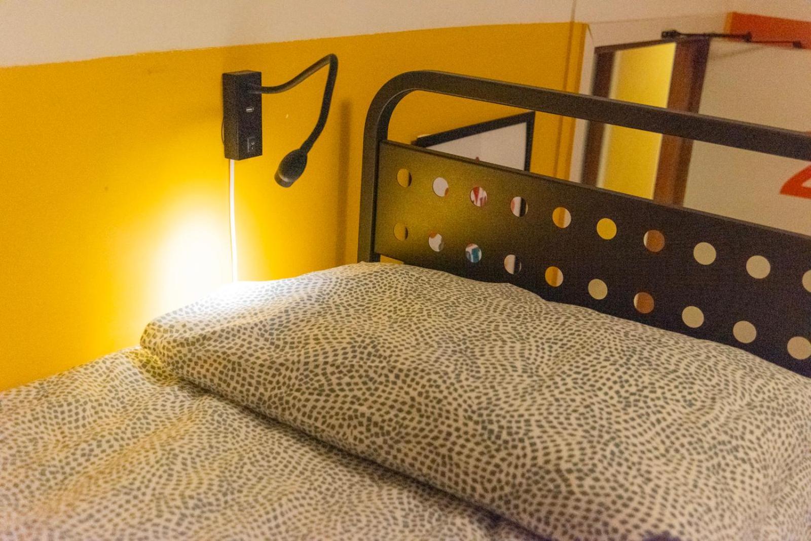 Sunflower Beach Backpacker Hostel & Bar ริมินี ภายนอก รูปภาพ