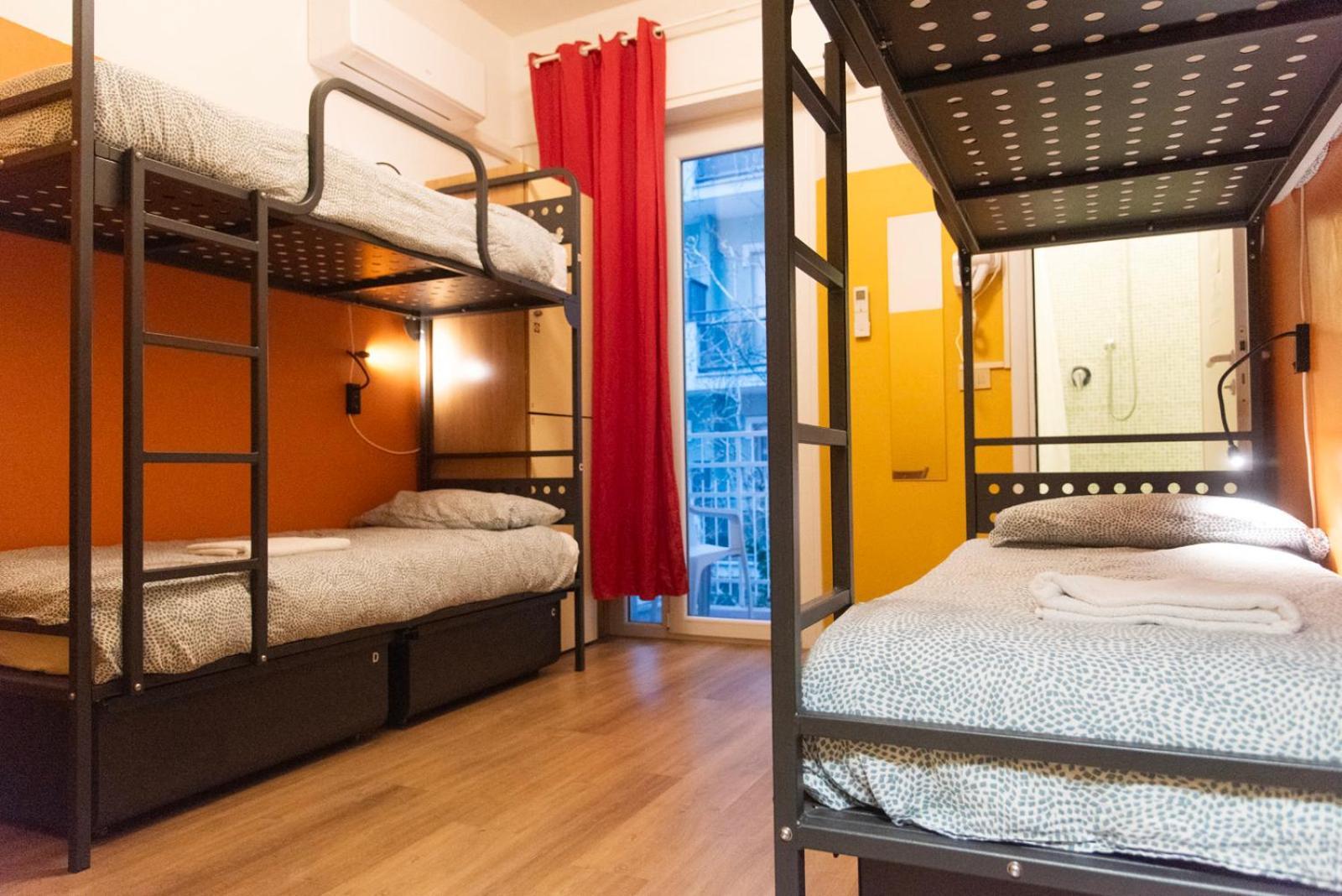 Sunflower Beach Backpacker Hostel & Bar ริมินี ภายนอก รูปภาพ