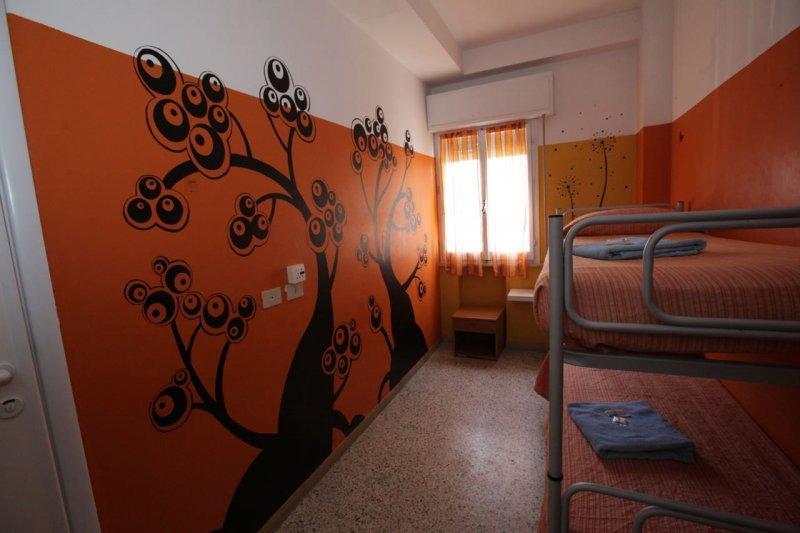 Sunflower Beach Backpacker Hostel & Bar ริมินี ภายนอก รูปภาพ
