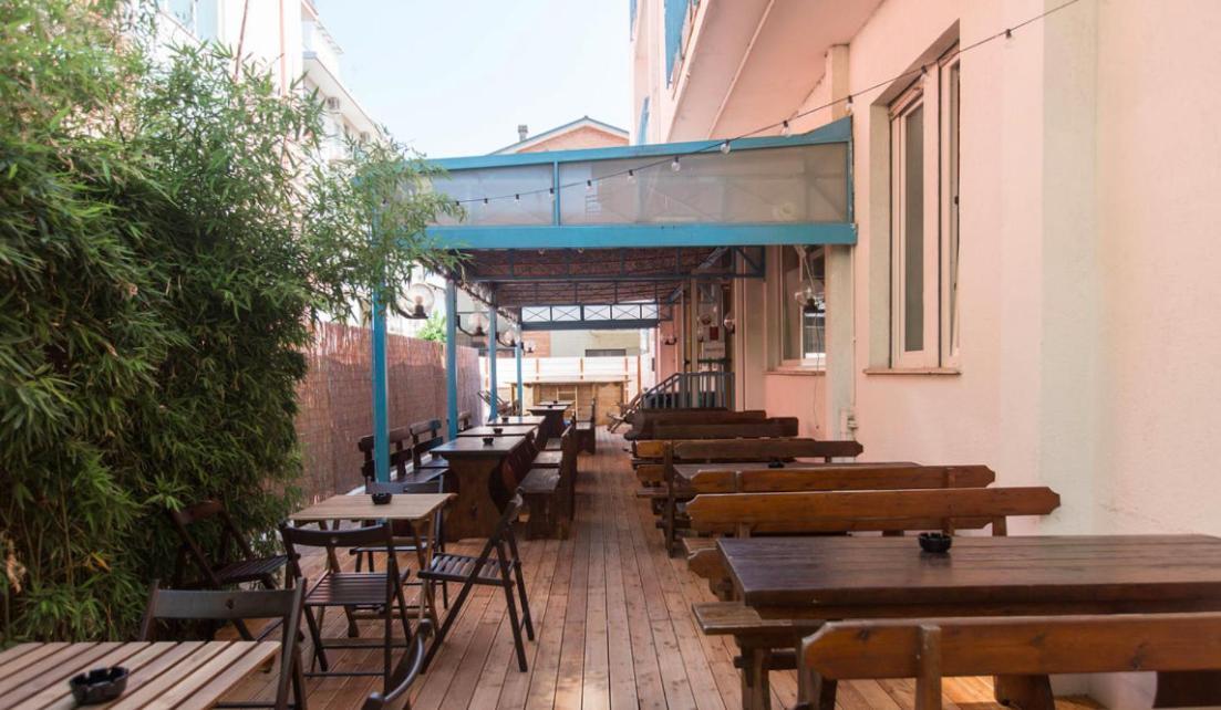 Sunflower Beach Backpacker Hostel & Bar ริมินี ภายนอก รูปภาพ